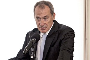 O autarca Luís Filipe Menezes não desiste e irá até ao Tribunal Constitucional para concorrer