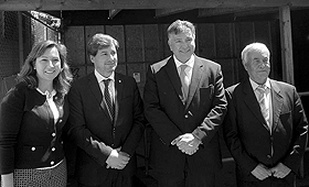 Bruno Carvalho com a vereadora Ana Bailão, o ministro das Finanças do Ontário, Charles Sousa, e o presidente do Sporting Club Português de Toronto, Augusto Pires