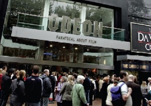 Bilhetes mais caros podem ser a solução para a crise do cinema