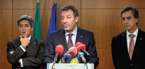 Colégio arbitral diz que não está em causa “necessidade social impreterível”. Crato recorre e mantém exame dia 17