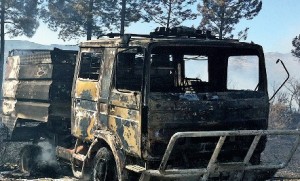 Veículo dos bombeiros de Salvação Pública de Chaves queimado