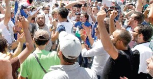 Manifestação de apoio ao presidente sírio Bashar al-Assad no centro de Damasco
