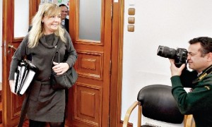 O gabinete de Paula Teixeira da Cruz vai voltar a reunir-se com os notários na próxima sexta-feira