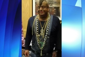 O vice-diretor Lionel Klotz, vestido como Mr. T. TWITTER