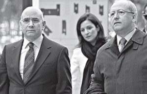 Domingos Duarte Lima a caminho do Campus de Justiça, em Lisboa, na companhia do seu advogado (Foto de Bruno Colaço)