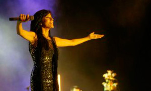 O jornal britânico 'The Sunday Times' considera a voz de Ana Moura "intoxicante"