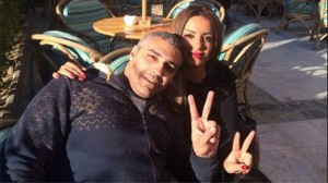 Mohamed Fahmy é visto com a sua noiva Marwa Omara no Cairo Marriott Hotel, no Cairo - 13 de fevereiro de 2015. (@ MFFahmy11 / Twitter)