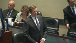 A Assembleia Municipal aprovou o orçamento de 2015, com uma votação 42-2, após uma reunião de dois dias na Câmara Municipal