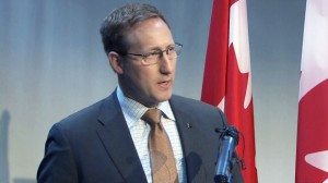 O ministro da Justiça Peter MacKay fez o anúncio na segunda-feira, 9 de março, 2015