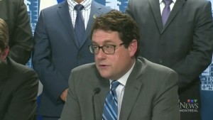 Bernard Drainville desistiu na quarta-feira da corrida pela liderança do PQ e está agora a apoiar o principal candidato Pierre-Karl PeladeauBernard Drainville desistiu na quarta-feira da corrida pela liderança do PQ e está agora a apoiar o principal candidato Pierre-Karl Peladeau