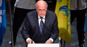 O presidente da FIFA Sepp Blatter fala na cerimónia de abertura do Congresso da FIFA, em Zurique, na Suíça, quinta-feira, 28 de maio de 2015. (AP / Walter Bieri)
