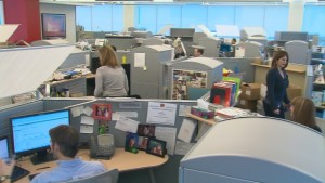 m novo estudo da CFIB diz que os trabalhadores do governo municipal de Toronto ganham, em média, 26 por cento mais do que os seus homólogos do setor privado