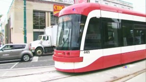 O novo elétrico da TTC é mostrado nesta foto estática de um vídeo de demonstração. (YouTube / TTC)