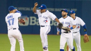 Foto tirada dos helicópteros da CTV News mostra fãs no jogo dos Blue Jays em 13 de julhoFoto tirada dos helicópteros da CTV News mostra fãs no jogo dos Blue Jays em 13 de julho