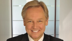 Michael Friisdahl nesta foto (biografia) da Air Canada