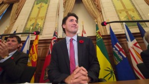 O primeiro-ministro Justin Trudeau realiza a sua primeira reunião do seu grupo parlamentar em Otava - 5 de novembro de 2015. The Canadian Press/Sean Kilpatrick