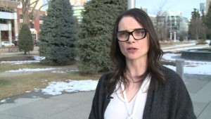 Mara Grunau, que dirige o Centro para a Prevenção do Suicídio, diz que o aumento da taxa de suicídio em Alberta é impressionante. (CBC)