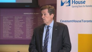 O presidente Tory fala no lançamento da campanha antitráfico de sexo 'Just Like A Girl You Know' na Covenant House na quarta-feira de manhã