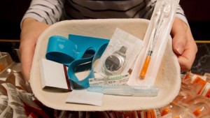 Um kit de injeção é mostrado na Insite, uma unidade de injeção segura em Vancouver, nesta foto de arquivo de 2008. (Jonathan Hayward/The Canadian Press)