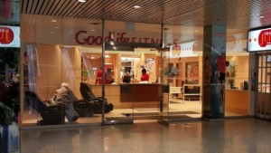 Clube GoodLife Fitness num shopping no centro de Toronto (Google)