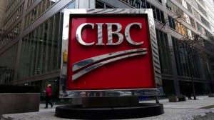 O sinal CIBC no distrito financeiro de Toronto, no centro de Toronto, nesta foto de arquivo. (The Canadian Press / Nathan Denette)