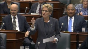 A primeira-ministra Wynne responde à notícia do suposto assassinato de oito idosos em instalações de cuidados de longa duração em Woodstock e London durante a legislatura do Ontário - 25 de outubro de 2016