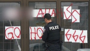 Na sexta-feira, a polícia de Otava confirmou mais duas ocorrências de graffiti de ódio.