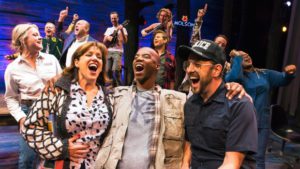O elenco de "Come From Away" é mostrado nesta foto de divulgação sem data. (HO/The Canadian Press)