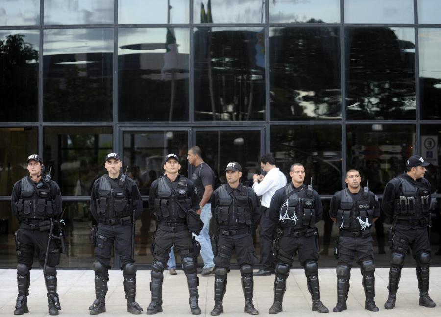 POLÍCIA FEDERAL BRASILEIRA DETÉM EXCHEFE DA CASA CIVIL DO ESTADO DO RIO DE JANEIRO Correio da POLÍCIA FEDERAL BRASILEIRA DETÉM EXCHEFE DA CASA CIVIL DO ESTADO DO RIO DE JANEIRO Correio da