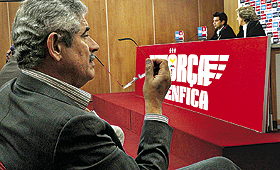 Vieira assistiu ontem à conferência de imprensa de Jesus