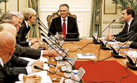 Foram sete horas longas de debate em que se analisou a tensão política