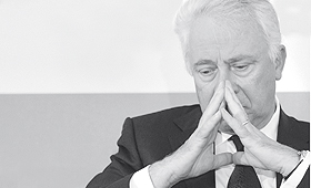 Carlos Costa quer os bancos mais vigiados