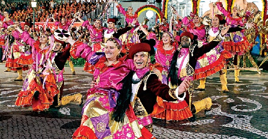 A vitória de Alfama nas Marchas Populares foi conhecida pouco depois das seis da manhã de ontem e continua a ser festejada.