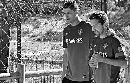 Cristiano Ronaldo e João Moutinho, ontem, antes do treino da seleção nacional em Óbidos