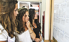 Alunos que devem prestações da propina temem não concluir a licenciatur