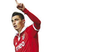 Óscar Cardozo (30 anos) marcou 161 golos ao serviço do Benfica