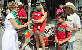 Kathleen Wynne afirmou sentir-se bem recebida pela comunidade portuguesa