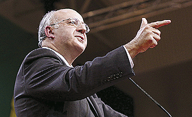 O candidato a Lisboa, Fernando Seara, não pretende desistir, para já, da corrida à capital