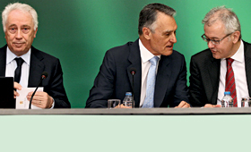 Carlos Costa, do Banco de Portugal, o Presidente Cavaco Silva e Marco Buti, da Comissão Europeia