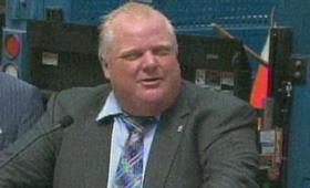 Rob Ford fala com os repórteres  - 23 de julho de 2013.