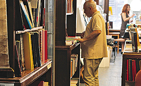 Escritores mostram-se tristes como fecho da livraria centenária