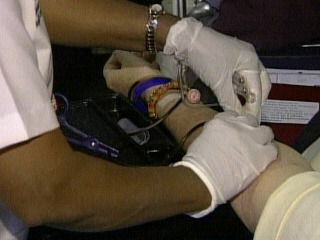 CANADIAN BLOOD SERVICES RECOLHE SANGUE INDEVIDAMENTE ANALISADO