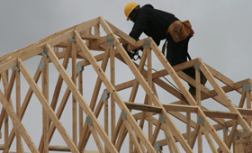 Um trabalhador da construção. (The Canadian Press/Richard Buchan)