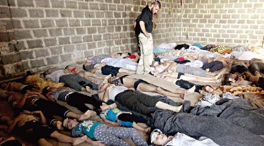 Oposição afirma que os bombardeamentos terão causado a grande mortandade, sobretudo entre jovens e crianças