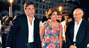 Pedro Passos Coelho e a sua mulher, Laura Ferreira, à entrada para a Festa do Pontal em Quarteira, no Algarve