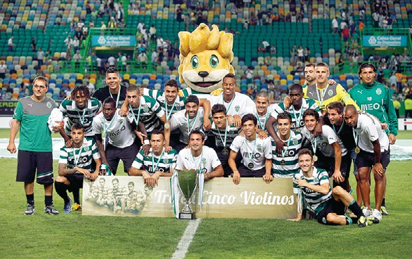 A equipa leonina festeja a conquista do segundo Troféu Cinco Violinos. A vitória por3-0 frente à Fiorentina levou os cerca de 20 mil adeptos presentes em Alvalade ao rubro.