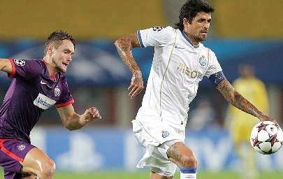 Lucho marcou o golo que deu a vitória aos dragões (Foto de Luís Vieira)