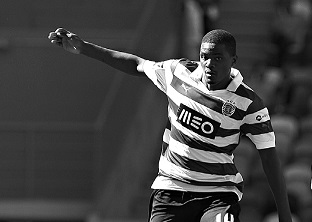 William Carvalho (esq.), de 21 anos, tem contrato até 2018 e uma cláusula de rescisão de 45 milhões (Foto de Fernando Ferreira)