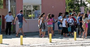 Regulamento interno do agrupamento de escolas de Valadares impõe um código de vestuário