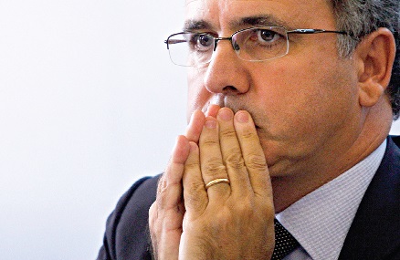 Gestor ganhou mais de 826 mil euros em 2012. Mantém poupanças na ordem dos 3 milhões.